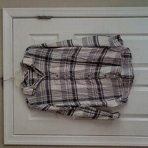 American Eagle Boyfriend Fit Button Up Long Sleeve Shirt